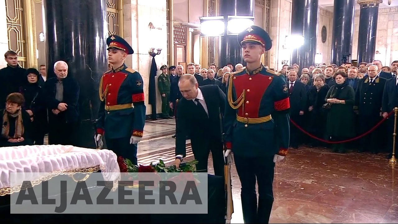 روسيا: موسكو تقيم مراسم تأبين لأندريه كارلوف