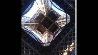 Under eiffel tower screenshot 5