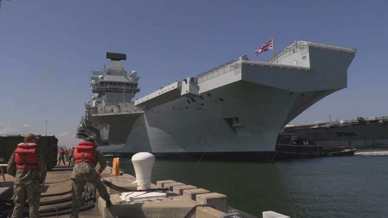 hms-queen-elizabeth-arrives-at-norfolk-naval-station-virginia-youtube