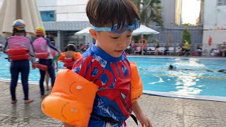 Hành trình học bơi của bé Cris: Mẹ chia sẻ kinh nghiệm sau hơn 1 tháng tại hồ bơi Nguyễn Bỉnh Khiêm