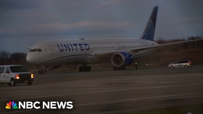 Breaking 7 People Hurt On United Flight After Turbulence High Winds