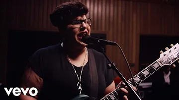 Alabama Shakes - Don't Wanna Fight (Official Video - Live from Capitol Studio A)