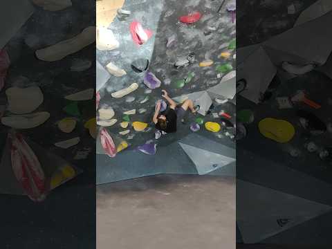 7 Flathold Rustic Flowers V7 #bouldering #climbinggym #drumandbass