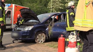 İtfaiye - Trafik Kazasından Sonra Altı Kişi Yaralandı Tümü Bir Arabada - Daha Fazla Rtw Talep Etti