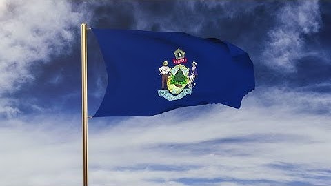 4K maine flag waving in the wind. Green screen, alpha matte. Loopable animation Stock video