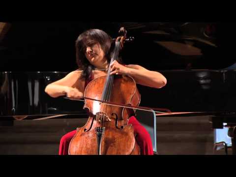 J.S. BACH – Suite in Do magg n. 5 per violoncello BWV 1009 - CHIESA /Bach in Black