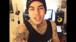 Oscar Wylde Crack A Bottle