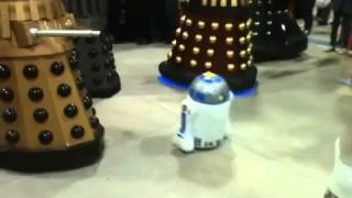 Dalek vs R2D2