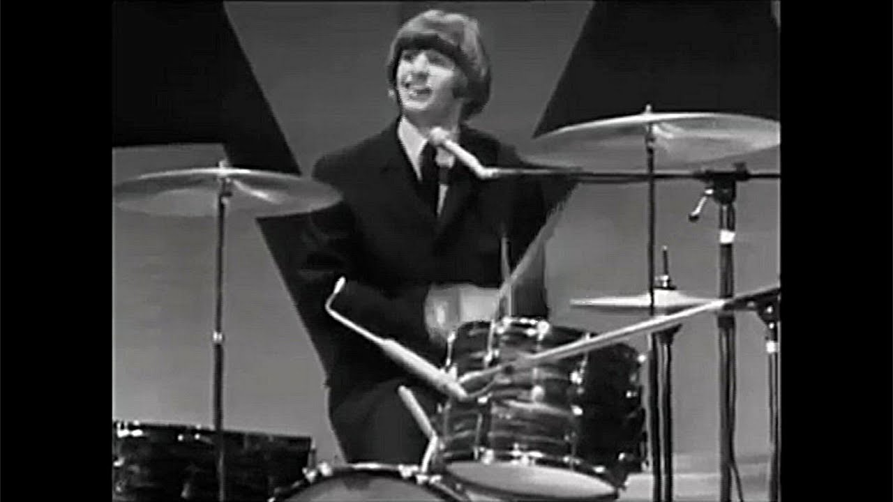 THE BEATLES "Act Naturally" (Teatro ABC, Blackpool 1965).