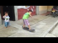 Angel david en su primer patineta