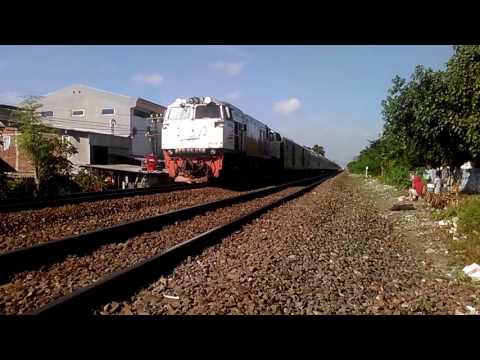 KA Turangga Memakai Rangkaian Eksekutif 2016