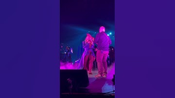 Thumbnail of Ednita Nazario - Lo que le pasó a Hawaii - Bad Bunny - Desamor Tour - Choliseo 2025