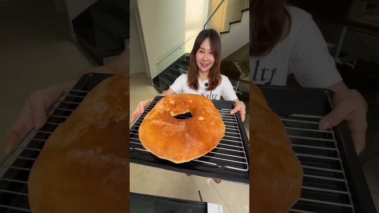 Lama juga ya bikin donut ….yg pengen coba bikin ,aku tulisin resepnya cara bikin ikutin di video aja