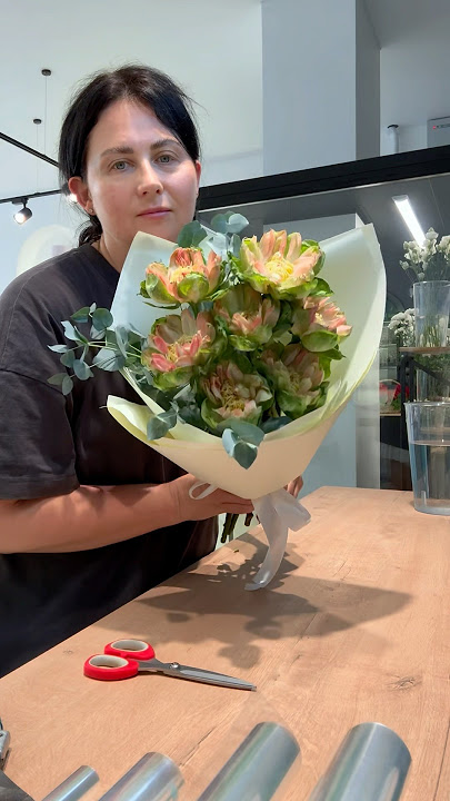 Green bouquet with Veggie rose 💚🌿  #flowers #bouquetmasterfloweshopph #florist