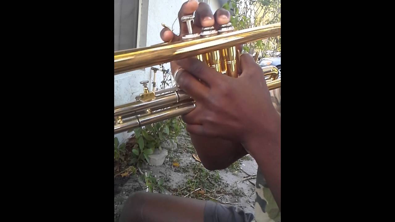 Learn how to play concert B flat major scale with the Arpeggio on