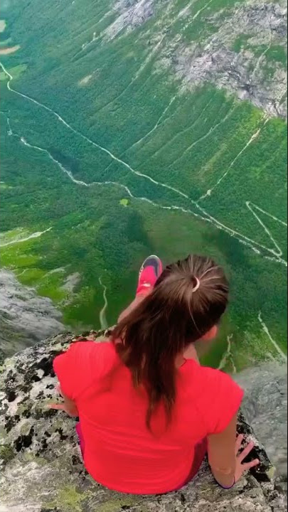 📍MtBispen, Trollstigen, Norway🎶 IndieHay - Oh No I Hope I Don't Fall...