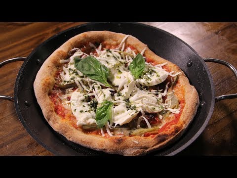 Vídeo: Com Fer Pizza Amb Tomàquet I Mozzarella
