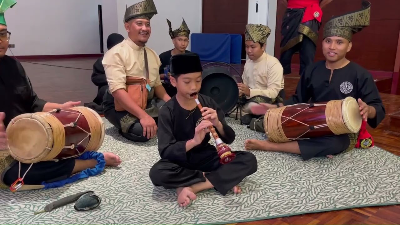 Halua telinga di Majlis perkahwinan Dewan Sirim Shah Alam 3- Inang Jawa