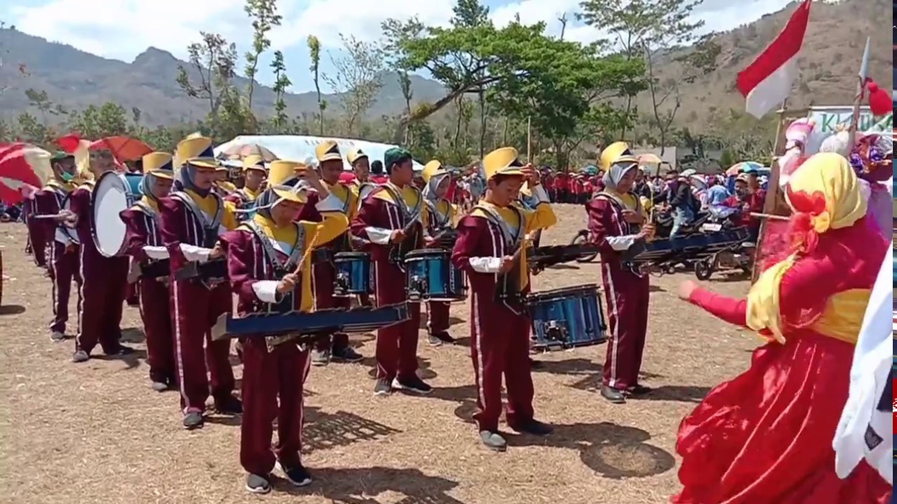 Pamer Bojo Marching Band SMP N 2 Tirtomoyo
