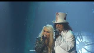 ALICE COOPER feat. DORO - "School's out" in Krefeld 18. Nov. 2017 screenshot 1