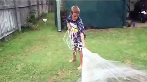 How to throw a 7 foot draw string cast net