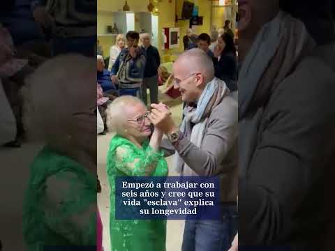 Así es la vida de la orensana que cumplió 107 años: baile con amigas y mariachis para celebrarlos