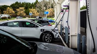 Après le carton du «leasing social», le marché de la voiture électrique va-t-il ralentir ?