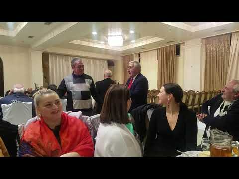 პოპური რუსულად.