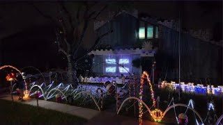 Our Living in the Lone Star Holiday Home Edition takes us to El Lago