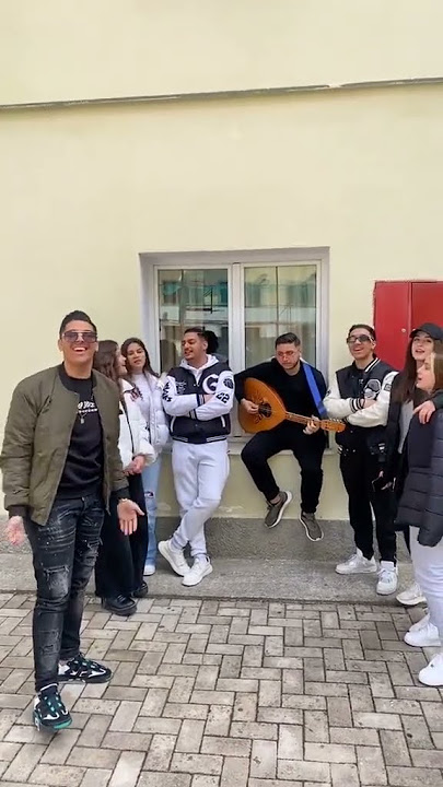 Telat e zemres live😍bravo djemt dhe vajzat super ze e meritoj, sa me shume komente dhe shperndarje