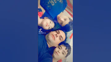 اني وابوي وأخوي وختي حسين علي جليل 