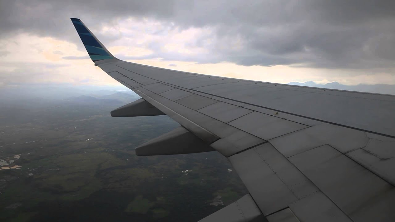 Garuda Indonesia PK-GEP takeoff from Syamsudin Noor Airport in