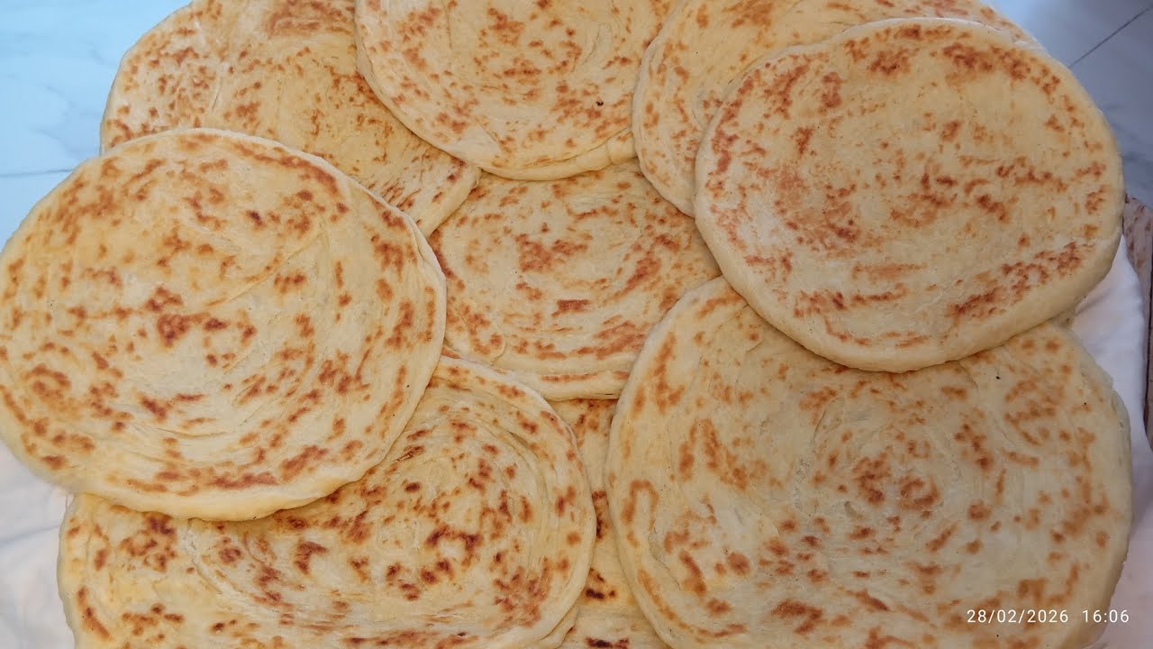 ملوي مخمار في المقلة زماني كيجي خفيف ريشة ومشاربش الزيت الا جربتوه عمرو يخطاكم 😋👍