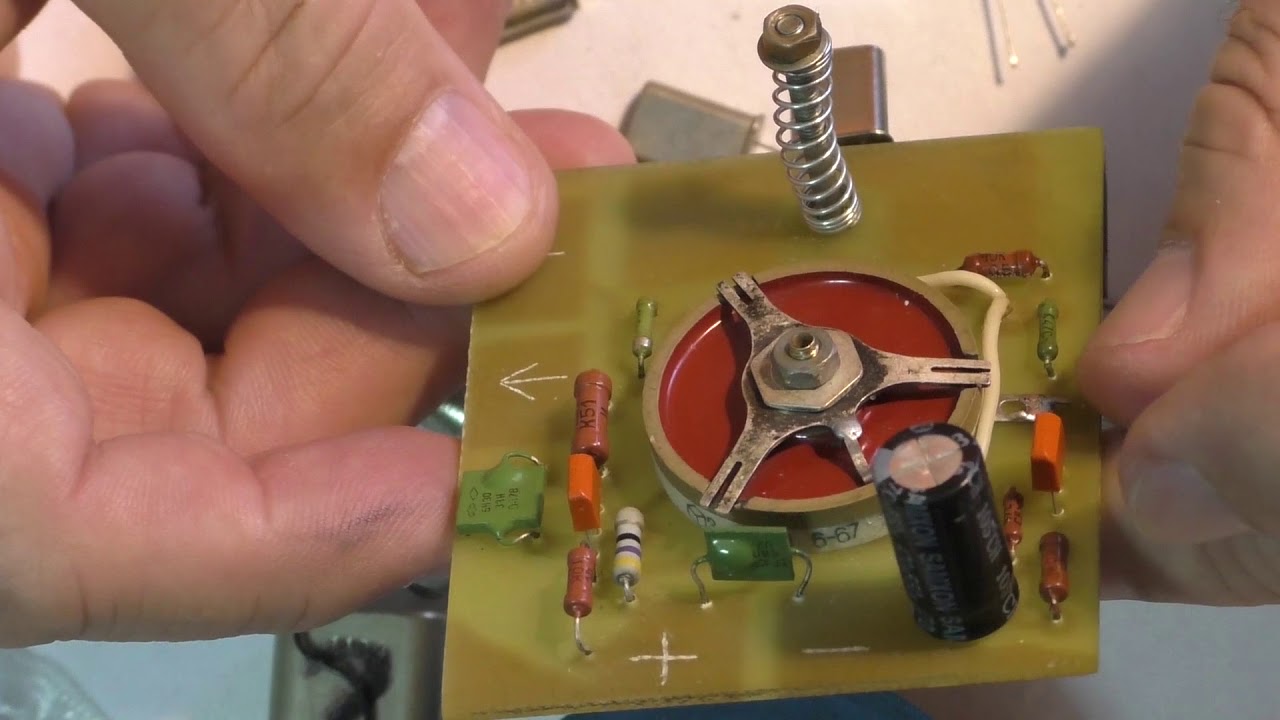 Проверочный кварцевый генератор - YouTube