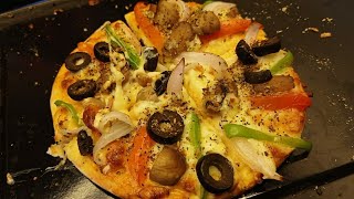 चिझ ब्रस्ट पिझ्झा ! cheese burst pizza recipe in Marathi - Yummy Diaries