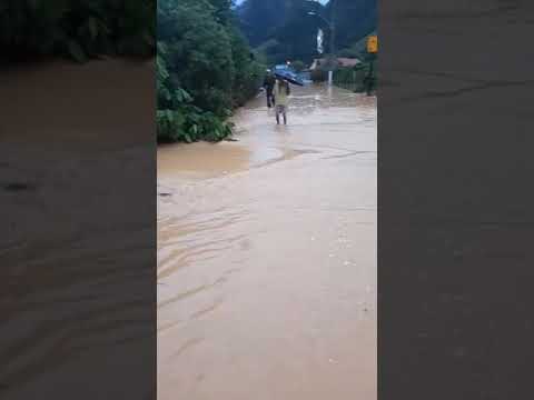 Água na entrada de São Rafael dia 1 de novembro de 2021