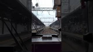 京阪8000系 特急 墨染駅を通過