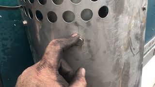 Видео #47 Дальнобой по Америке Два дня стоять. Решил подшаманить выхлопные трубы из чего было в фуре. (автор: Валюха Классик рулит)