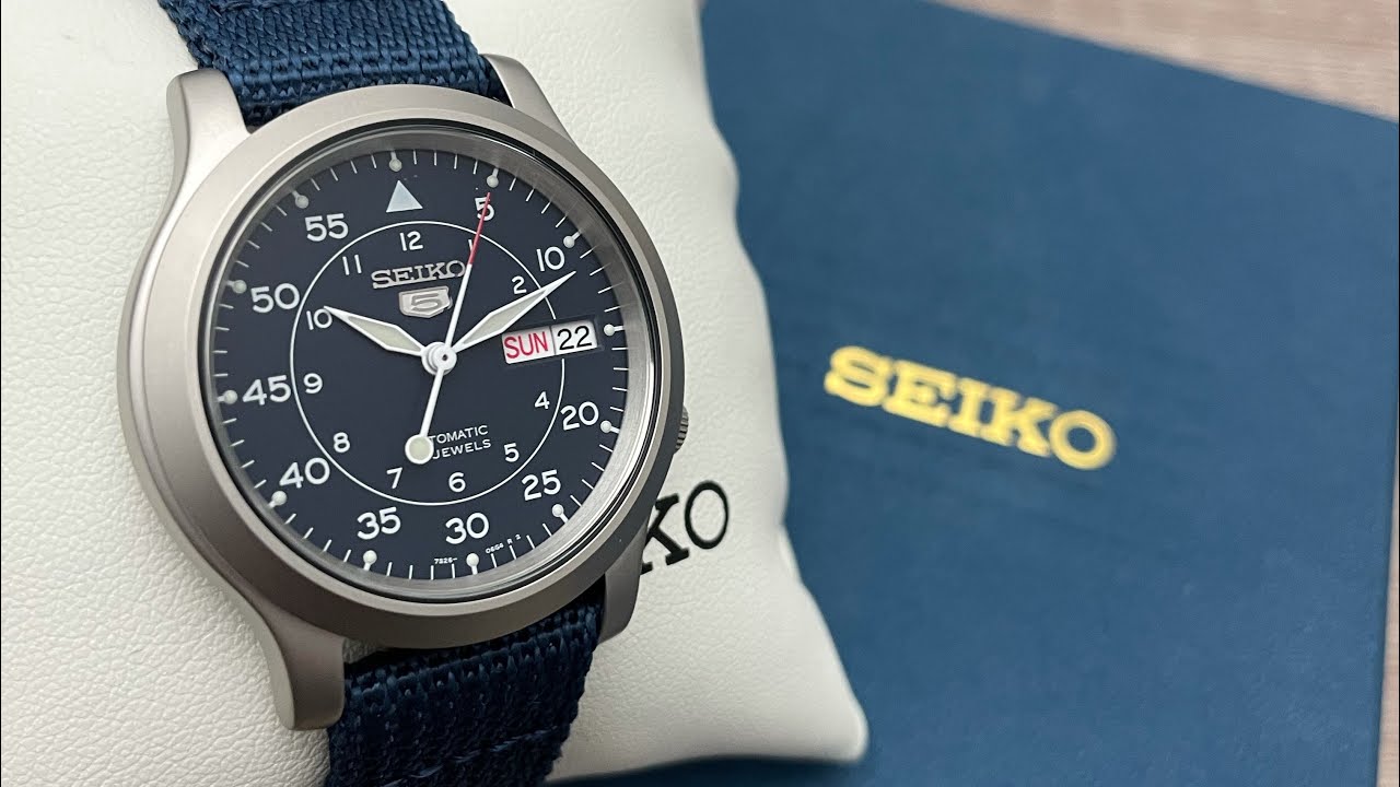 Seiko 5 Blue Dial Blue Canvas Automatic Men's Watch SNK807 (Unboxing)  @UnboxWatches - YouTube
