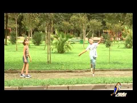 თამაში გზის პირას