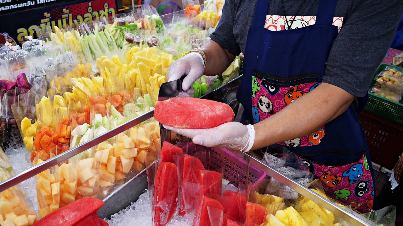 Crazy skill! Amazing Thai Bangkok fruit cutting master!!!/Thailand street food