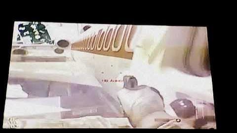 both ways on plane wing in terminal MW3