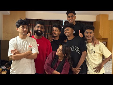 Flight tourist bus ആക്കി മാറ്റി Eechu 😂💃 | Teams ന്റൊപ്പം DUBAI ലേക്ക് ✈️ 🤓 |