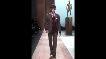 Chico Lachowski runway ⚡- Satisfaction push push |#shorts #looksmaxxing