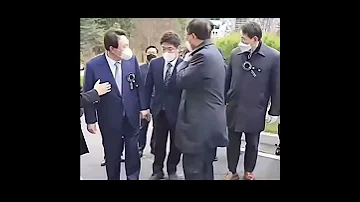 윤석열 새끼야 이런 건 차 안에서 챙겨야 할 거 아니야 