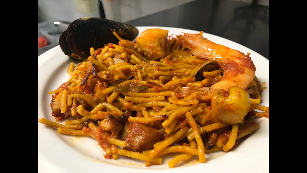 Fideua mediterránea