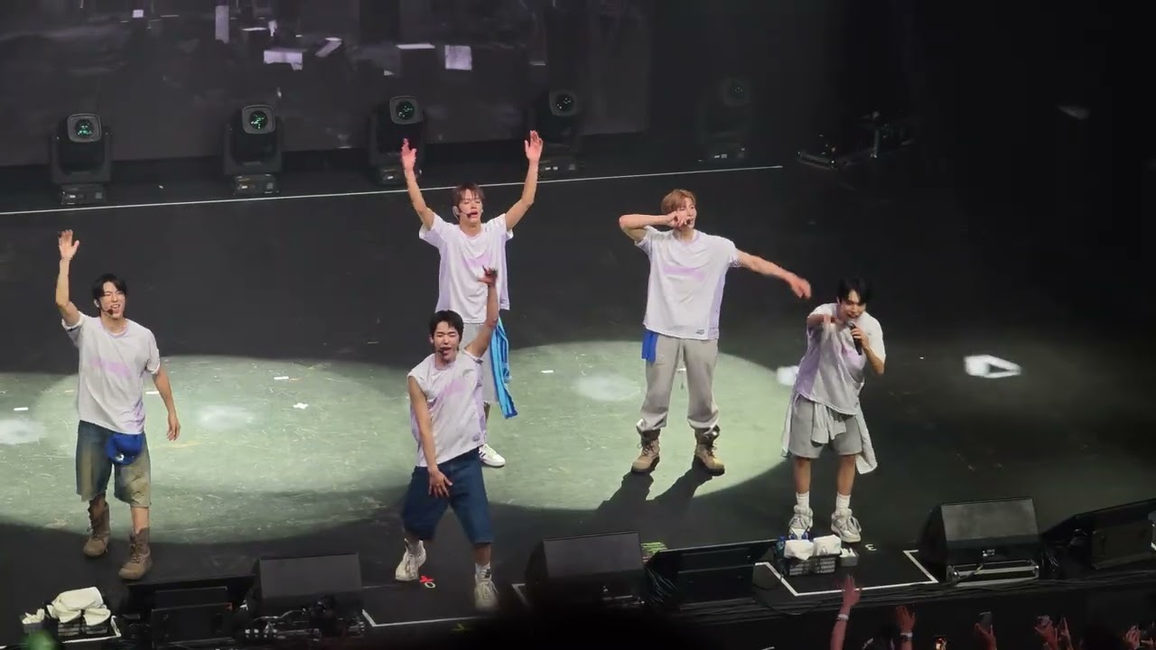 NEXZ Global Showcase Event in Singapore 260712 - Hands up, Yo