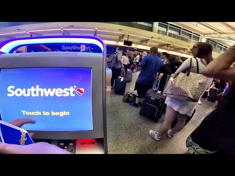 Video: Terminal mana yang Southwest di Bandara Hobby?