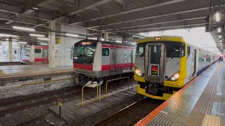 蘇我駅でE257系、ケヨE233×2、209系、E217系が並ぶシーン（E257がフル点にするシーンあり）