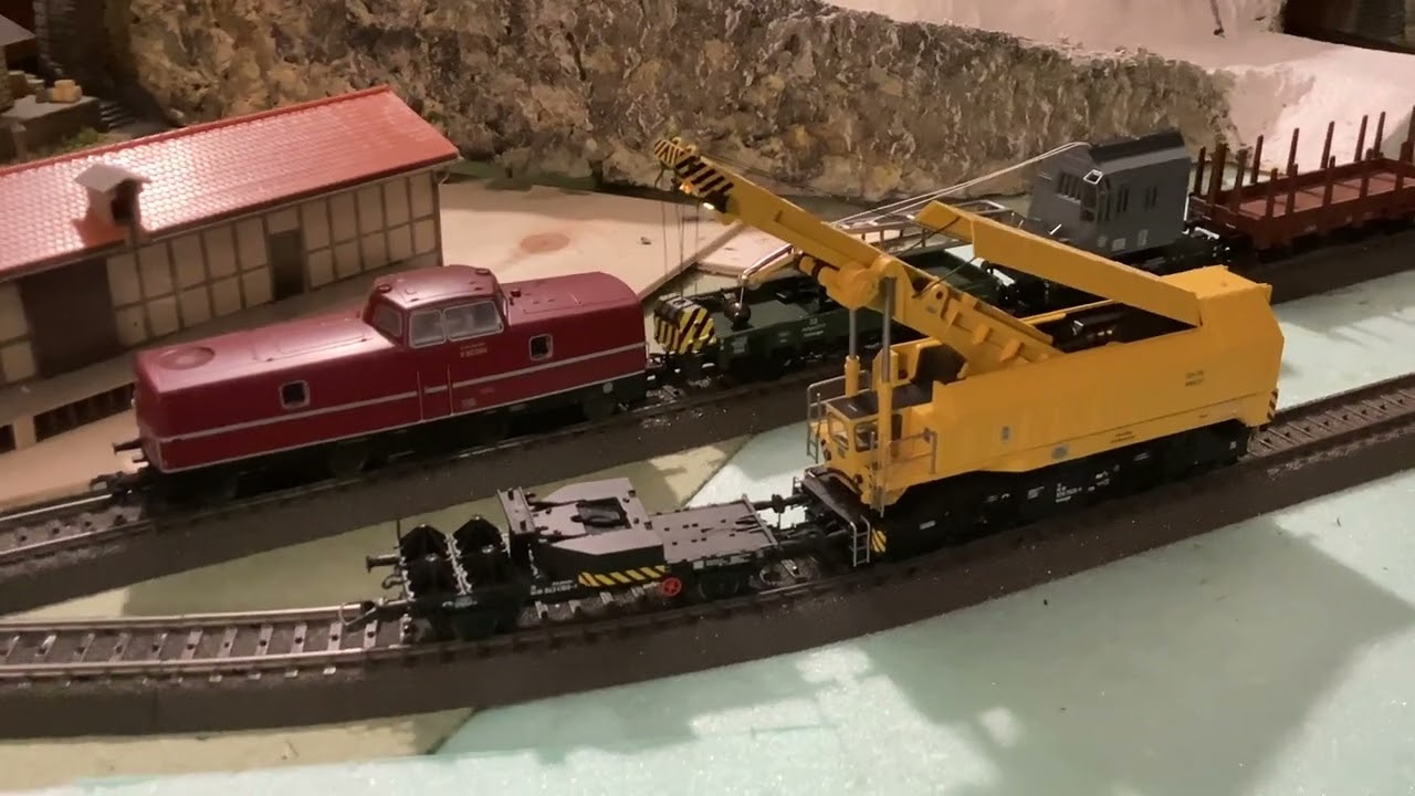 KW19 Neue Gebrauchte 3033, ein kurzer Test mit dem Kranwagen 46719 und dem Roco 79035, und Fahrvideo